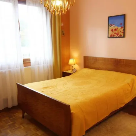 Holiday home Charmante Maison Corisande